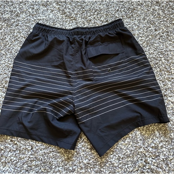 Men’s Spyder swim shorts - Picture 2 of 3